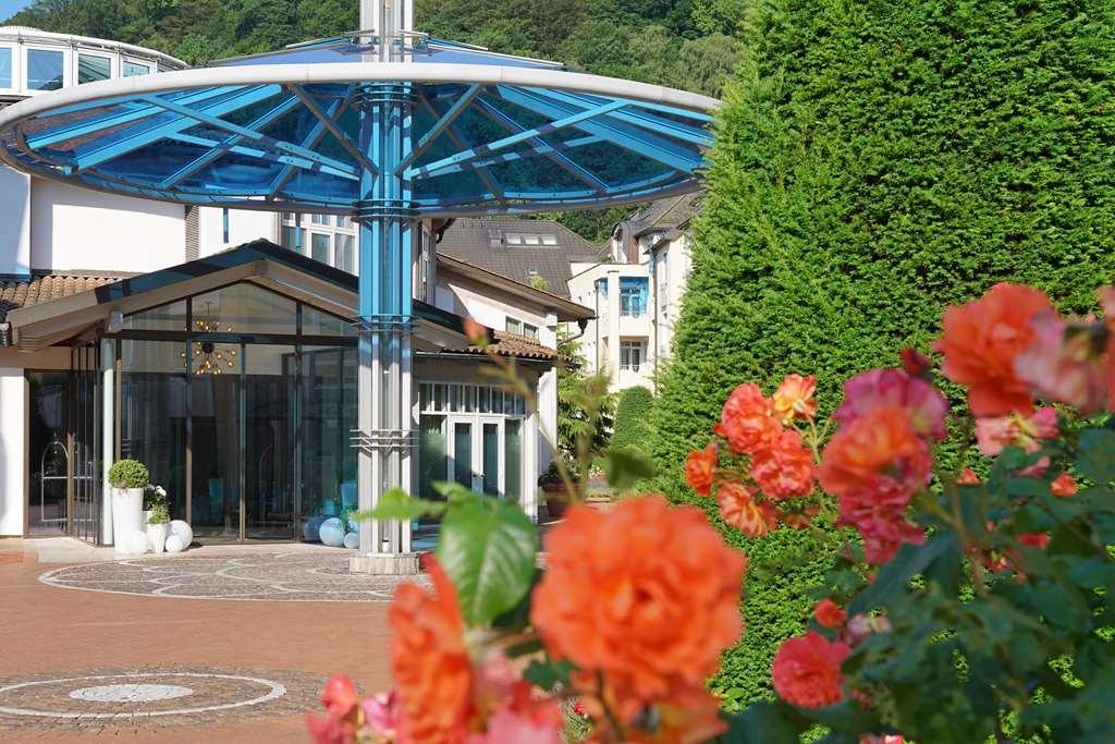 Vila Vita Rosenpark Marburg Eksteriør bilde Entrance of the German National Academy for Public Health at the Robert Koch Institute