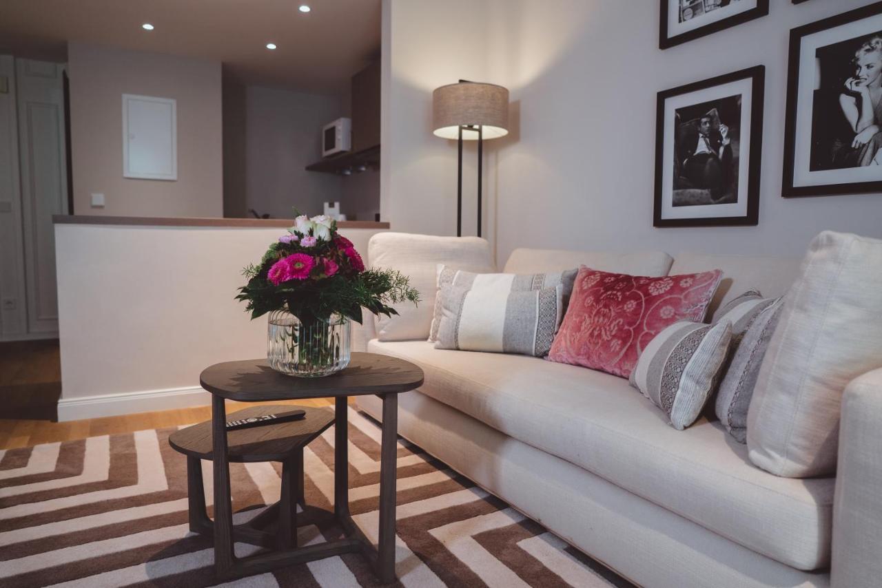 Vila Vita Rosenpark Marburg Eksteriør bilde A living room in a serviced apartment in London