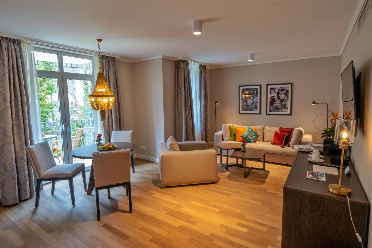 Vila Vita Rosenpark Marburg Eksteriør bilde A living room in a modern apartment