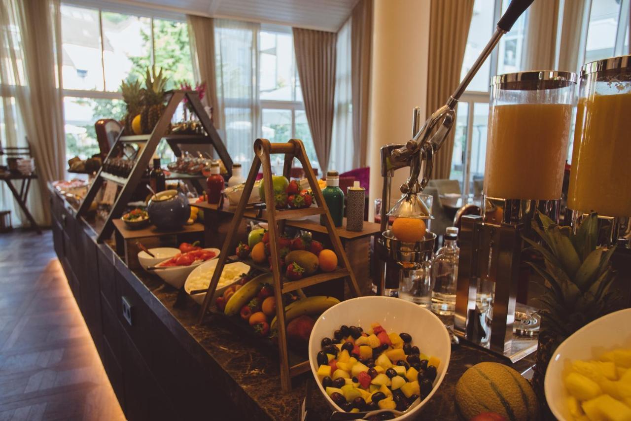 Vila Vita Rosenpark Marburg Eksteriør bilde A fruit salad at a buffet