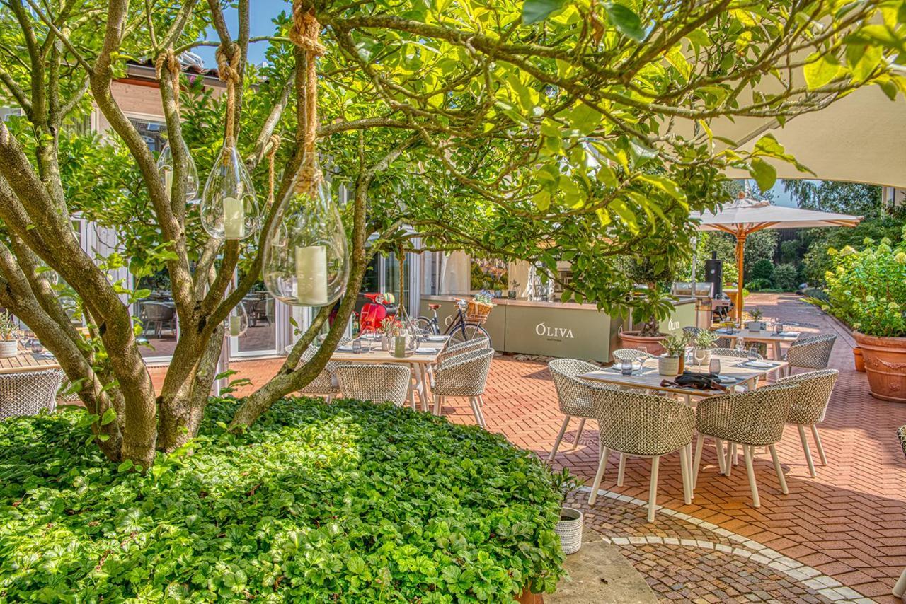 Vila Vita Rosenpark Marburg Eksteriør bilde The garden of the restaurant