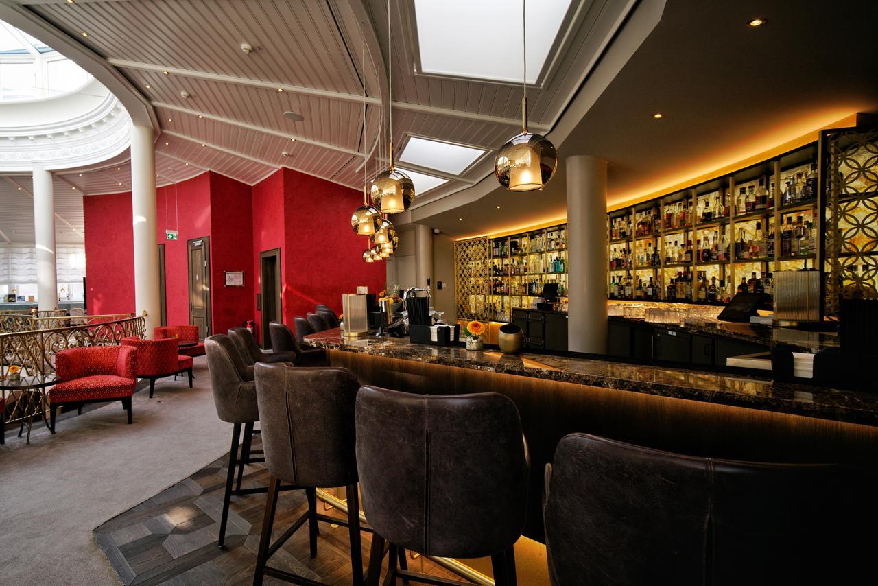 Vila Vita Rosenpark Marburg Eksteriør bilde The bar at the 100 Queen's Gate